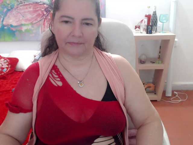leonela's BongaCams show and profile