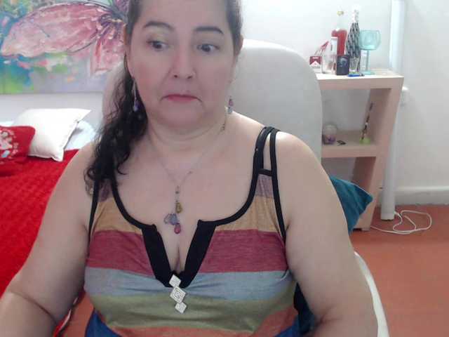 leonela's BongaCams show and profile