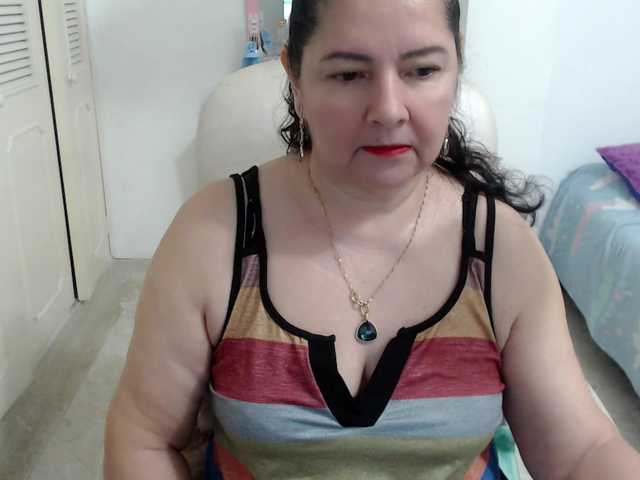 leonela's BongaCams show and profile