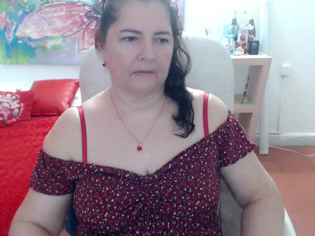leonela's BongaCams show and profile