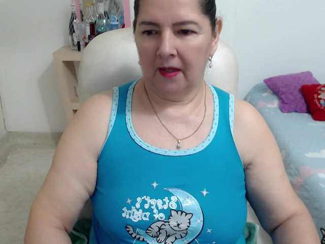 leonela's BongaCams show and profile