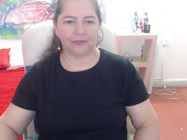 leonela's BongaCams show and profile