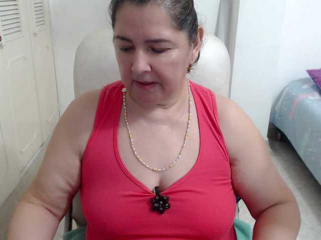 leonela's BongaCams show and profile