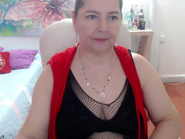 leonela's BongaCams show and profile