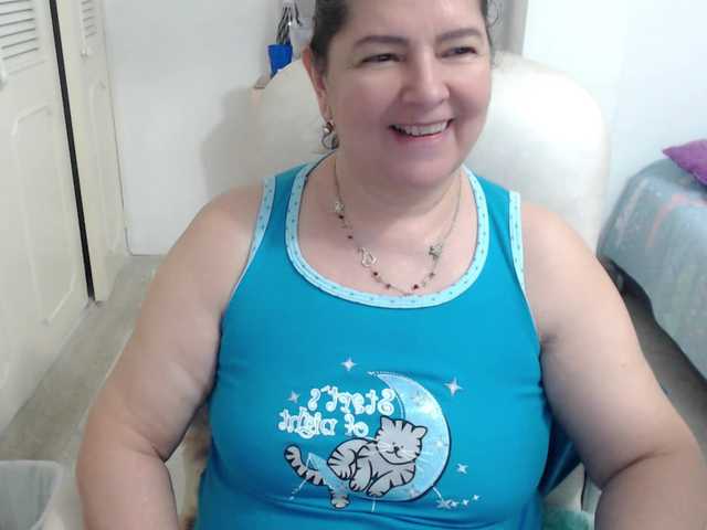 leonela's BongaCams show and profile