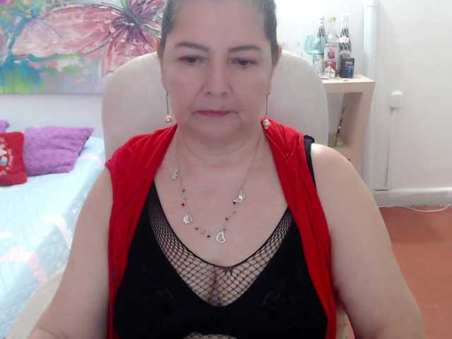 leonela's BongaCams show and profile