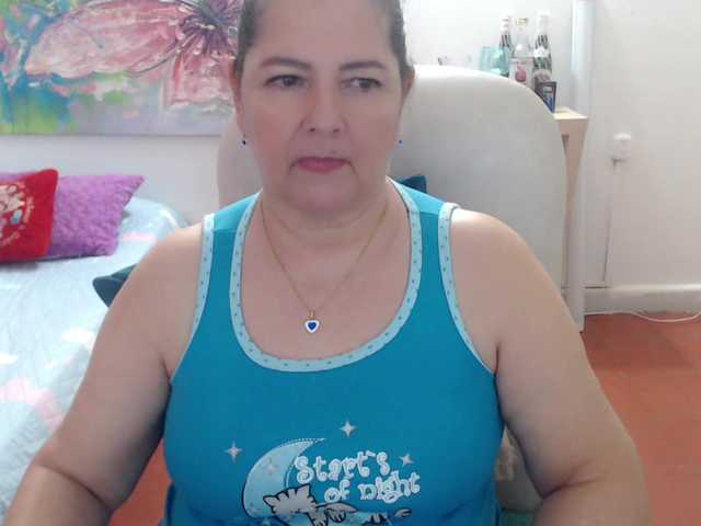 leonela's BongaCams show and profile