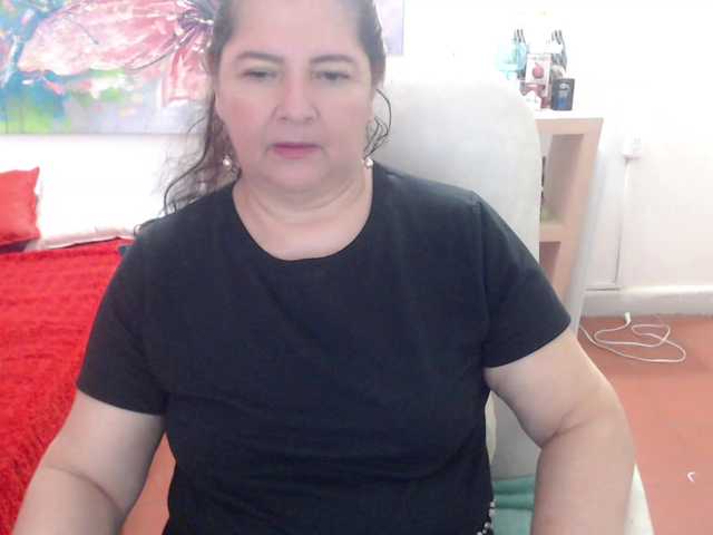 leonela's BongaCams show and profile