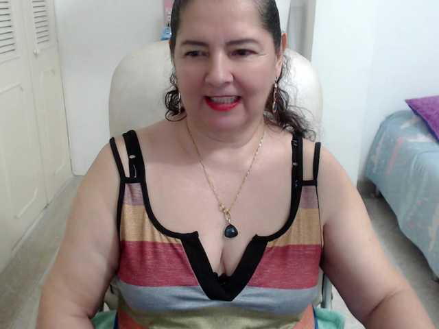 leonela's BongaCams show and profile