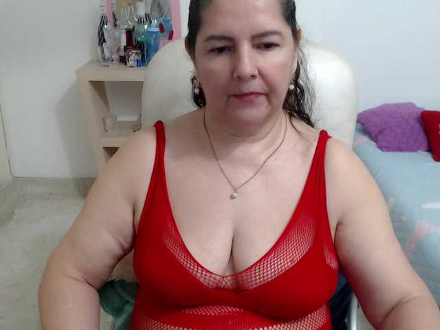 leonela's BongaCams show and profile