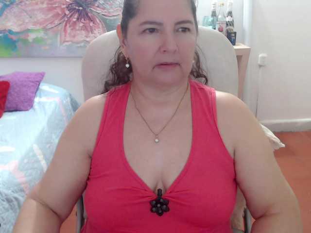leonela's BongaCams show and profile