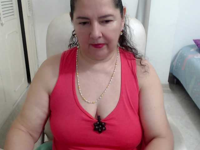 leonela's BongaCams show and profile