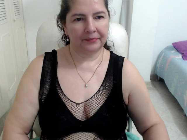 leonela's BongaCams show and profile