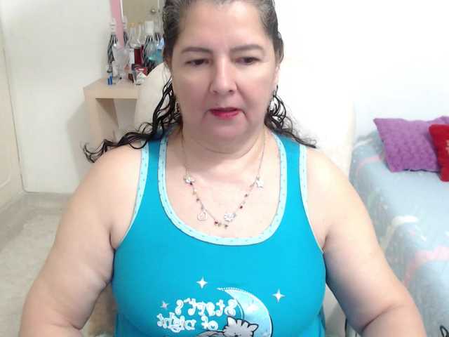 leonela's BongaCams show and profile