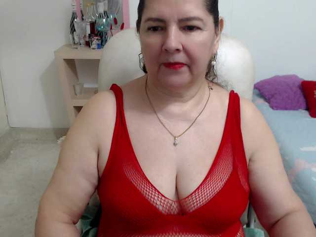 leonela's BongaCams show and profile