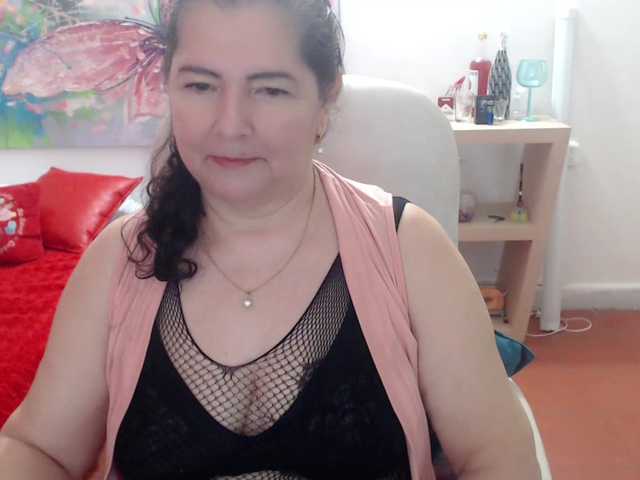 leonela's BongaCams show and profile