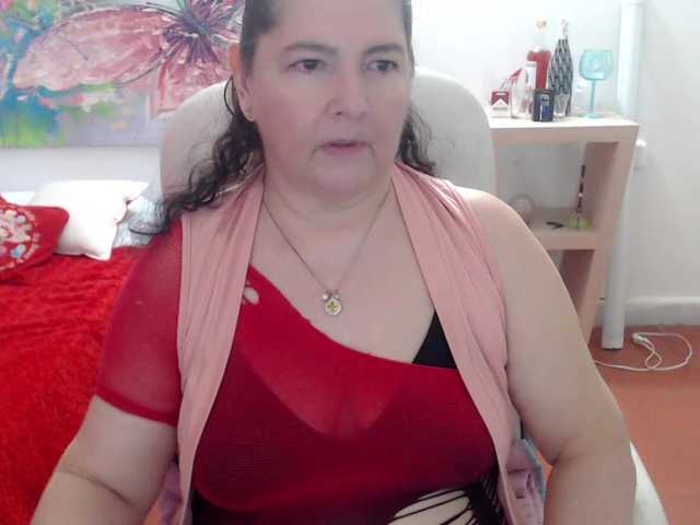 leonela's BongaCams show and profile