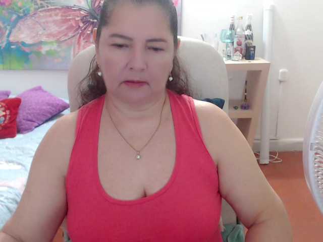 leonela's BongaCams show and profile