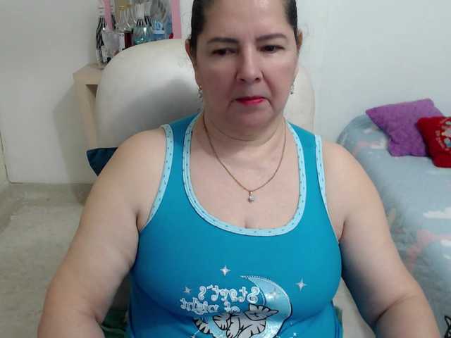 leonela's BongaCams show and profile