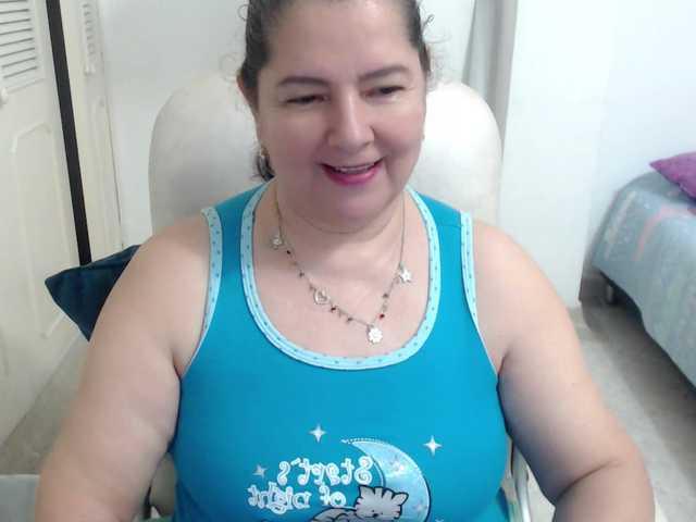 leonela's BongaCams show and profile