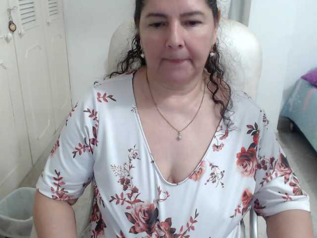 go to chat with leonela