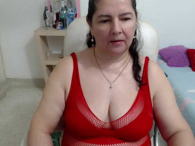 leonela's BongaCams show and profile