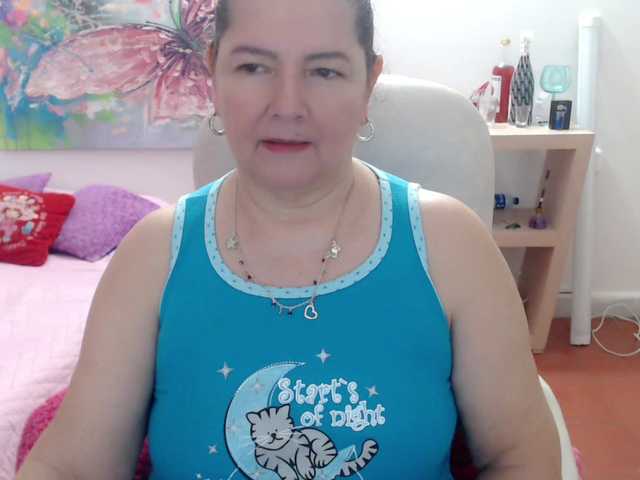 leonela's BongaCams show and profile