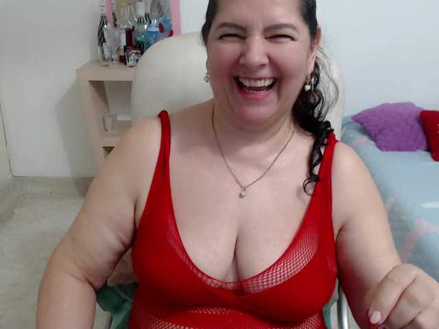 leonela's BongaCams show and profile