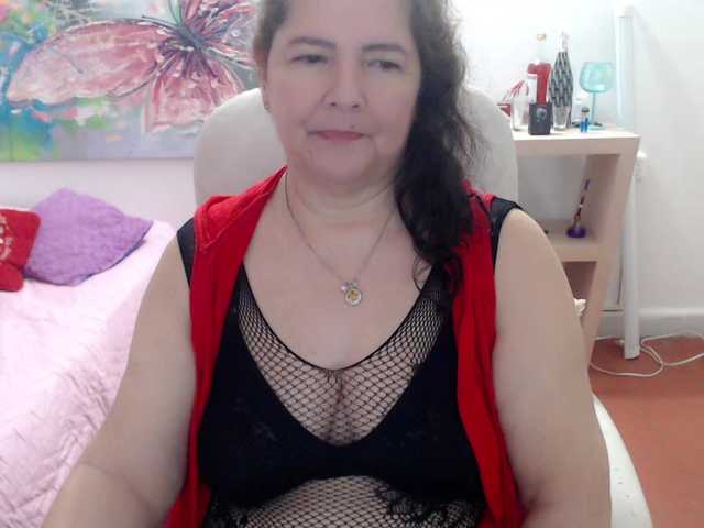 leonela's BongaCams show and profile