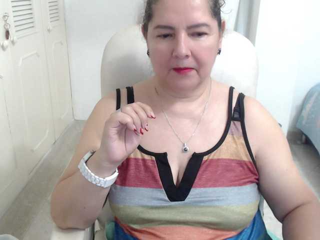 leonela's BongaCams show and profile