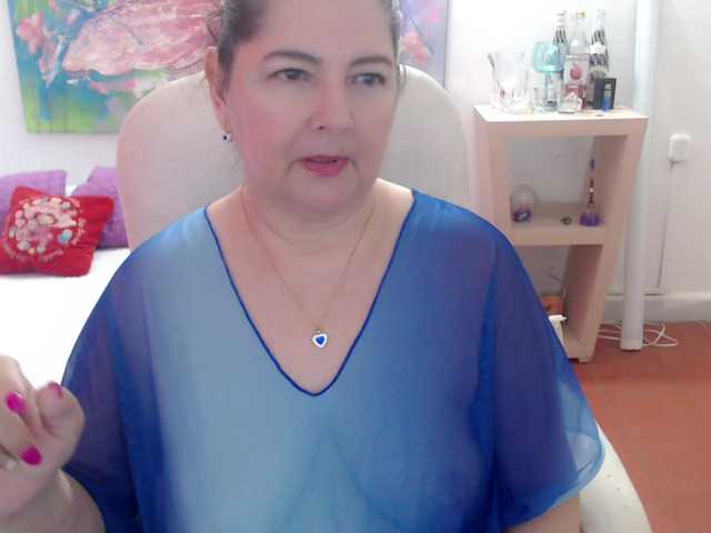 leonela's BongaCams show and profile