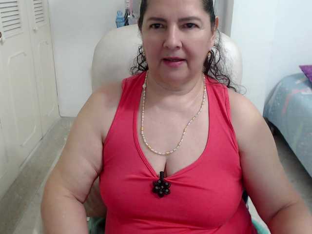 leonela's BongaCams show and profile
