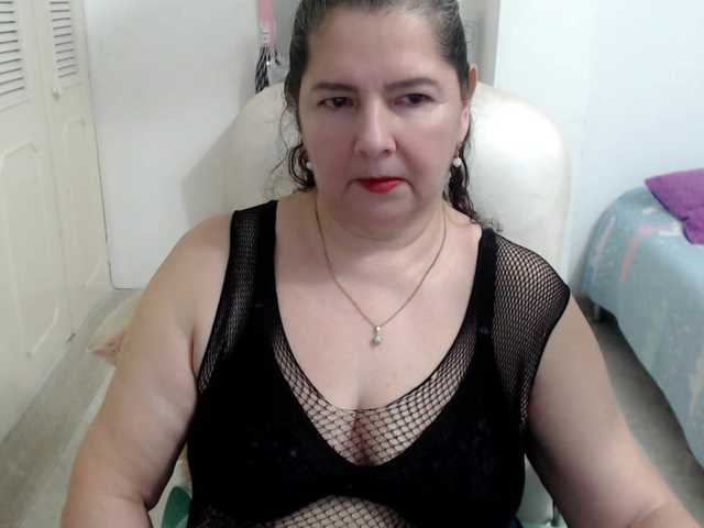 leonela's BongaCams show and profile