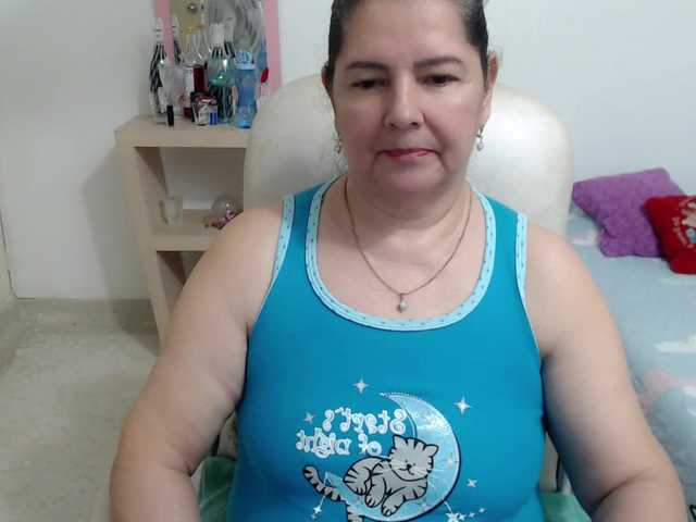 leonela's BongaCams show and profile