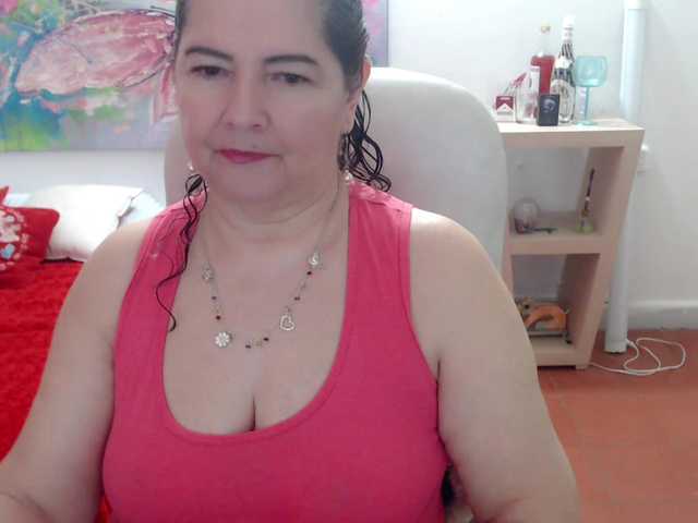leonela's BongaCams show and profile