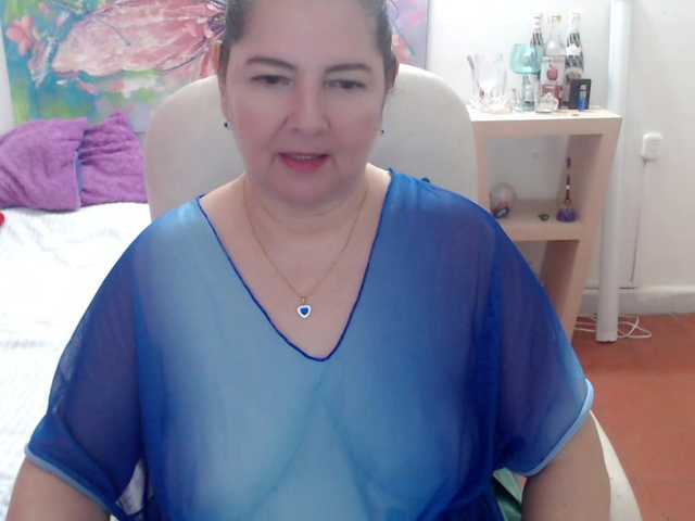 leonela's BongaCams show and profile
