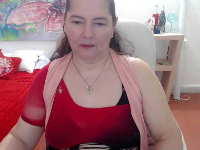 leonela's BongaCams show and profile