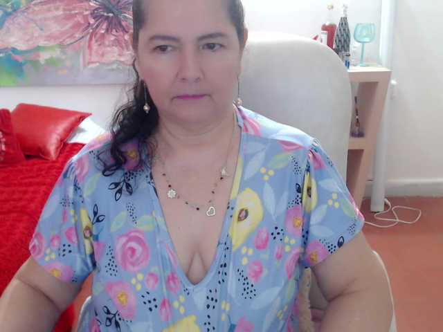 leonela's BongaCams show and profile