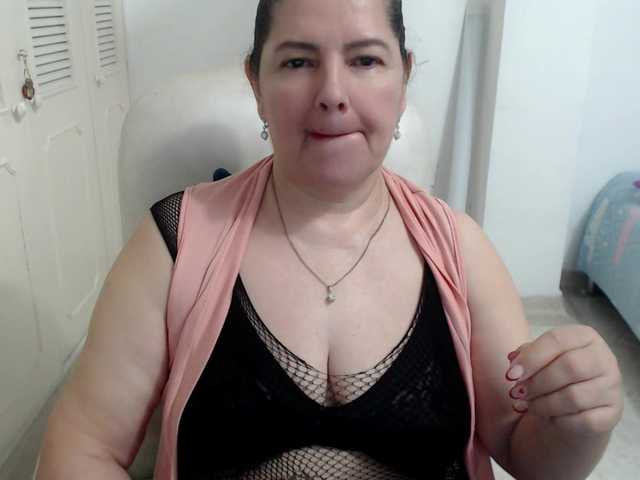 leonela's BongaCams show and profile