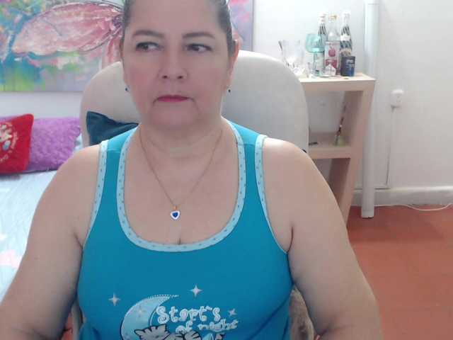 leonela's BongaCams show and profile