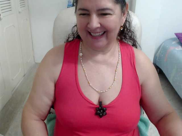 leonela's BongaCams show and profile