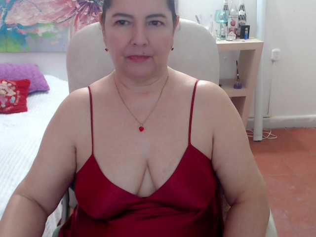 leonela's BongaCams show and profile
