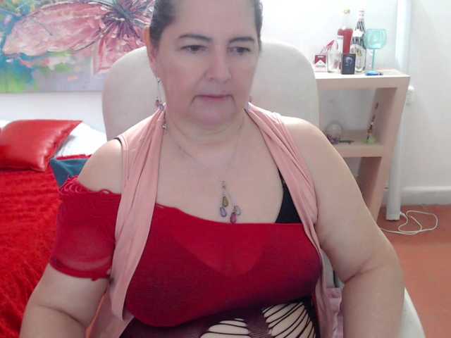 leonela's BongaCams show and profile