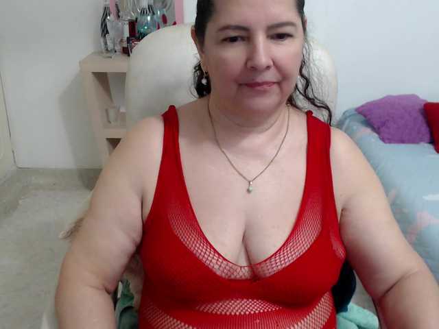 leonela's BongaCams show and profile