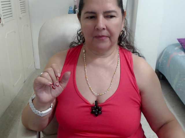 leonela's BongaCams show and profile