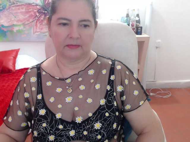 leonela's BongaCams show and profile