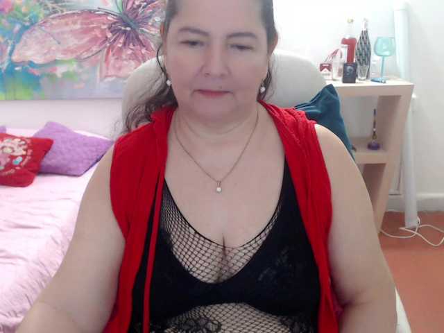 leonela's BongaCams show and profile