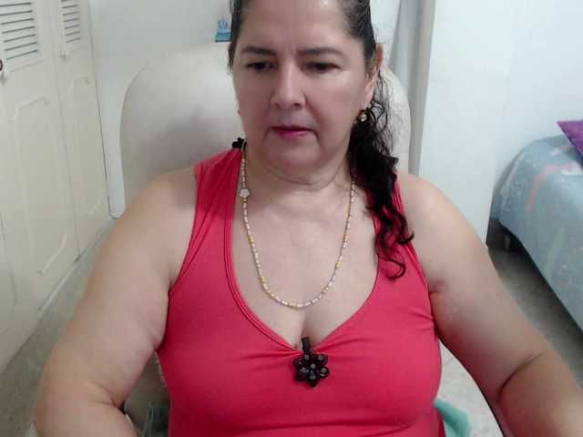 leonela's BongaCams show and profile