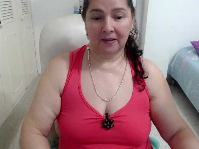 leonela's BongaCams show and profile