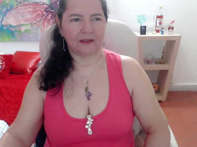 leonela, une amatrice française avec qui discuter et avoir du sexe